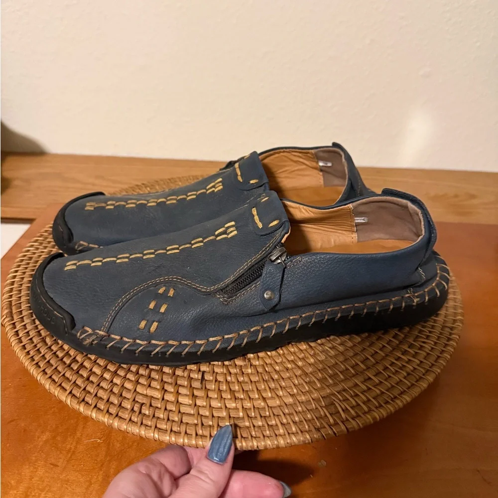 Men's Casual Slip-On Leather Handmade Shoes in Navy with Contrast Stitching‎